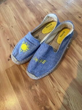 NWOT Chambray 'Sun Shine' Espadrilles with Yellow Embroidery